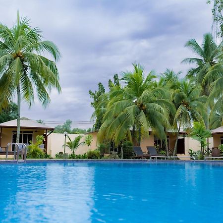 Langkah Syabas Beach Resort Kinarut Dış mekan fotoğraf